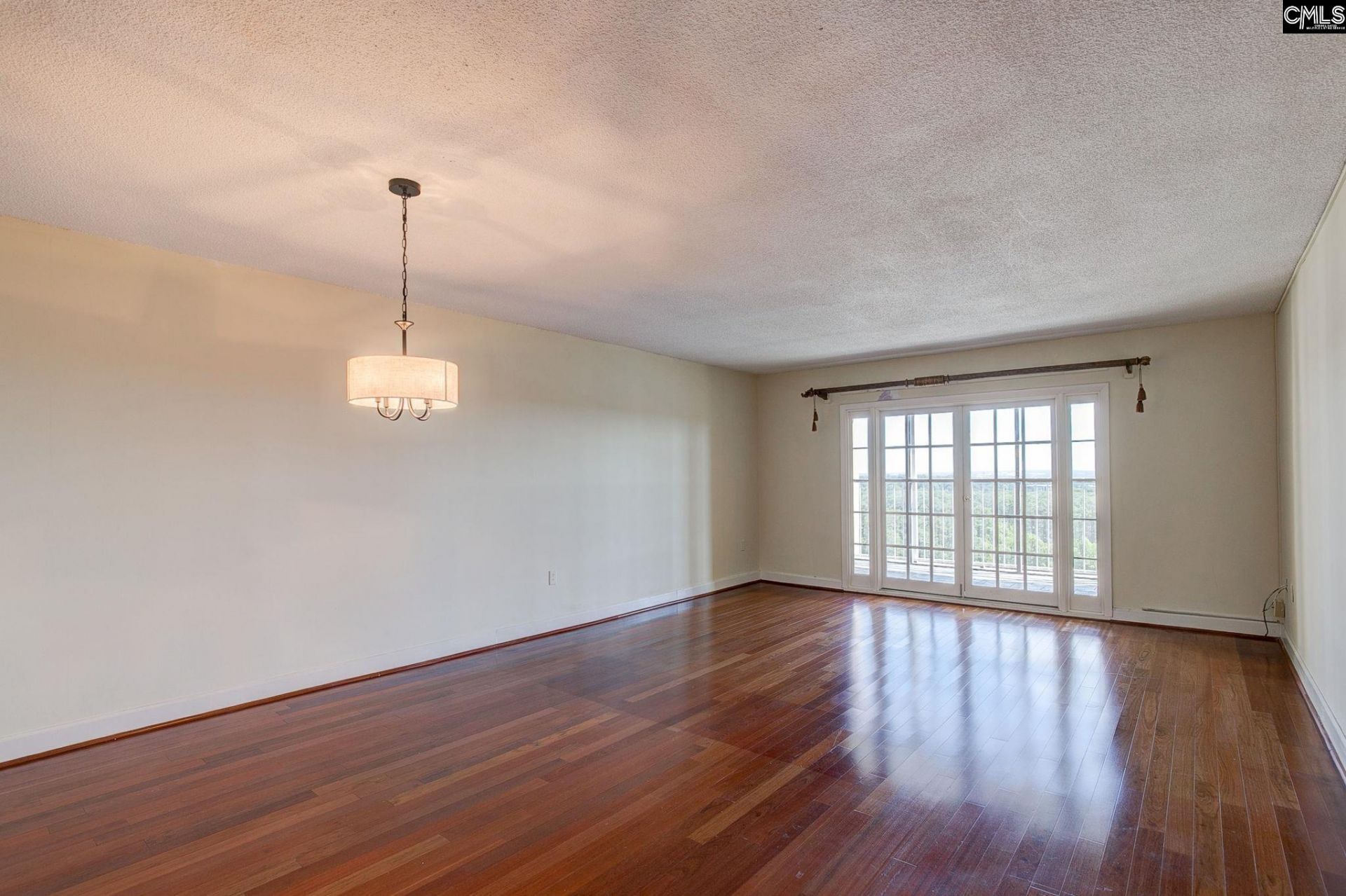 1825 St. Julian Place  Photo 9