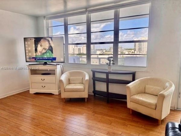 100 Lincoln Rd , Unit 812, Miami Beach, FL 33139