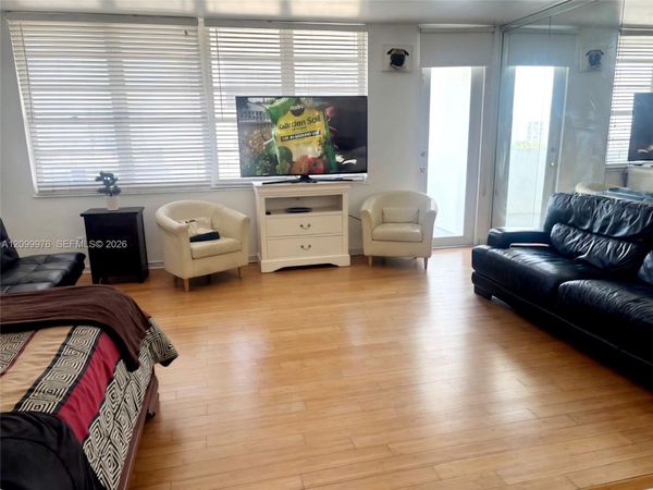 100 Lincoln Rd , Unit 812, Miami Beach, FL 33139