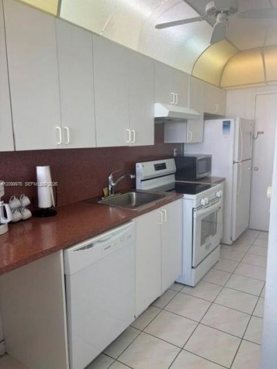 100 Lincoln Rd , Unit 812, Miami Beach, FL 33139 Photo