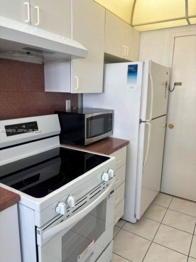 100 Lincoln Rd , Unit 812, Miami Beach, FL 33139 Photo