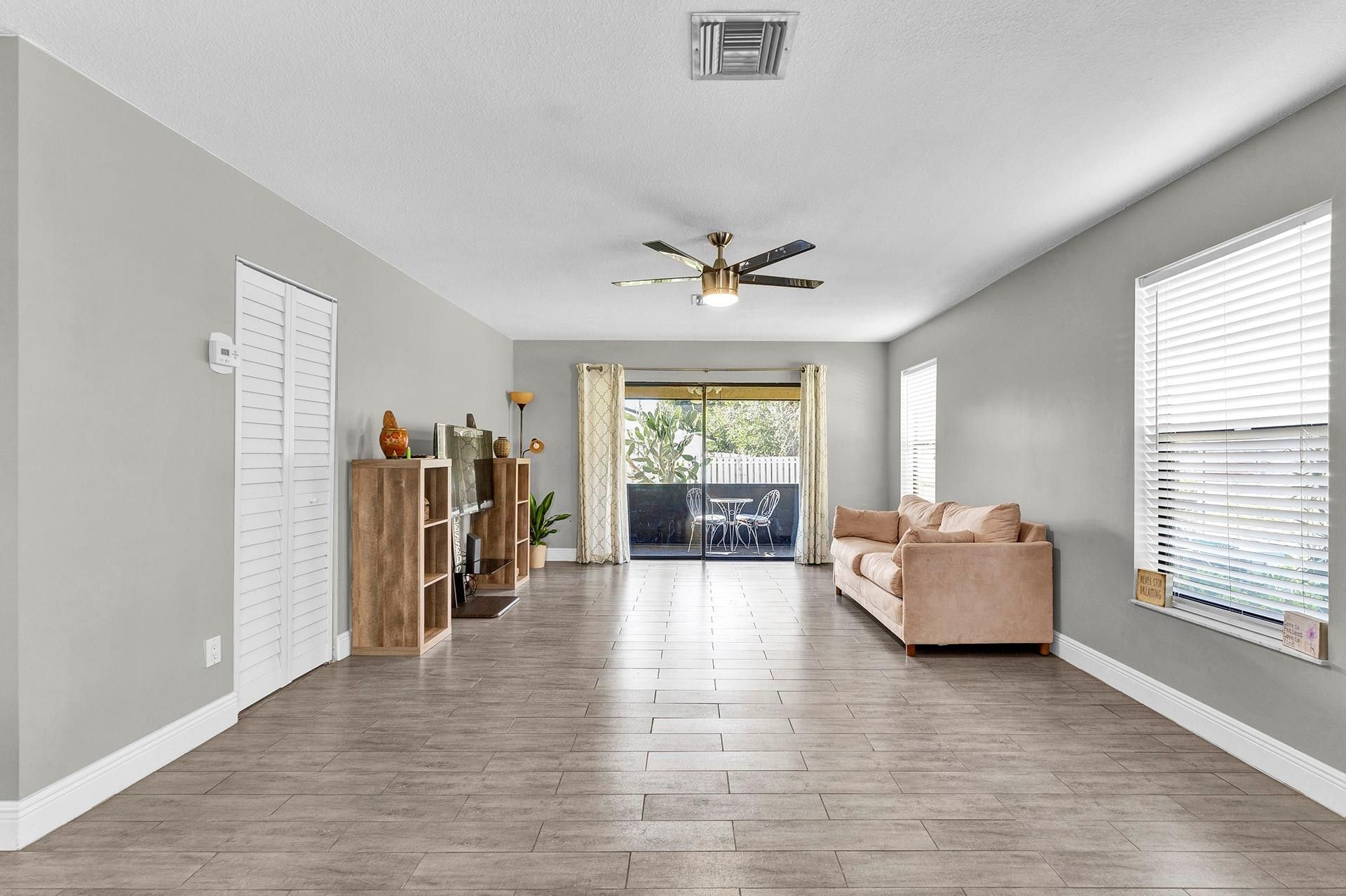 222 SE 1st Circle, Boynton Beach, FL 33435 Photo