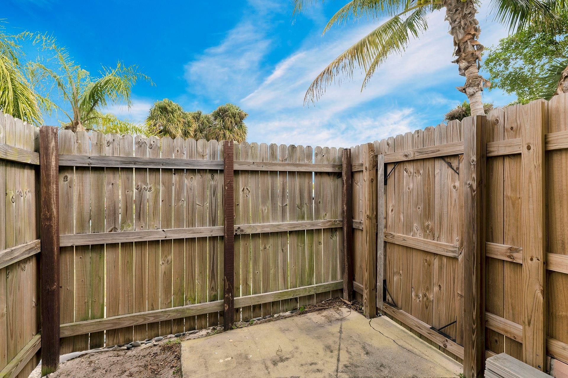 222 SE 1st Circle, Boynton Beach, FL 33435 Photo