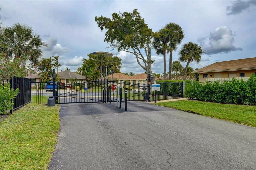 222 SE 1st Circle, Boynton Beach, FL 33435 Photo