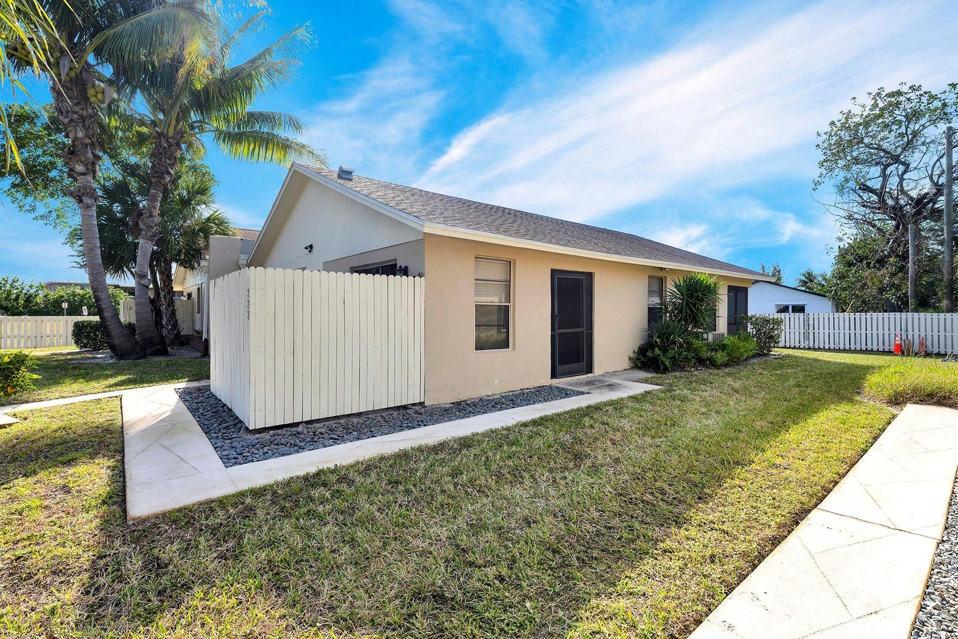 222 SE 1st Circle, Boynton Beach, FL 33435 Photo