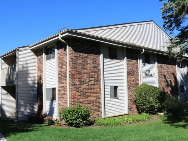 629 Westridge Dr, Unit 6, West Bend, WI 53095