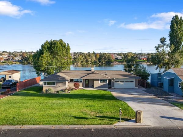 303 W Northshore Drive , Moses Lake, WA 98837