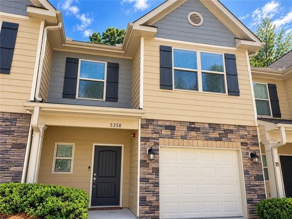 5358 Creekview Lane , Morrow, GA 30260
