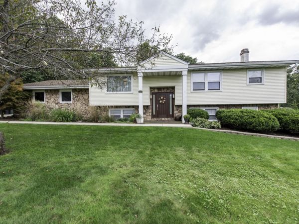 38970 N Northwoods Drive , Wadsworth, IL 60083