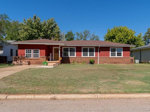 422 Northcutt Drive, Lindsay, OK 73052