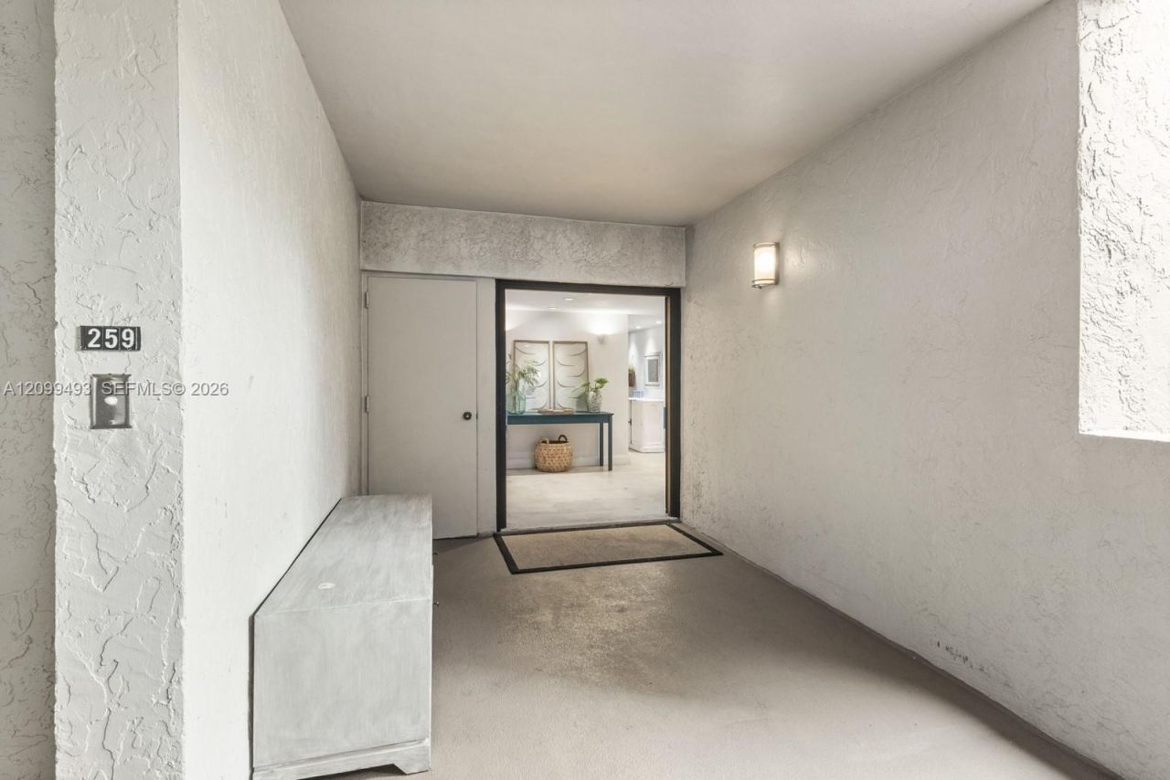 121 Crandon Blvd, Unit 259, Key Biscayne, FL 33149 Photo