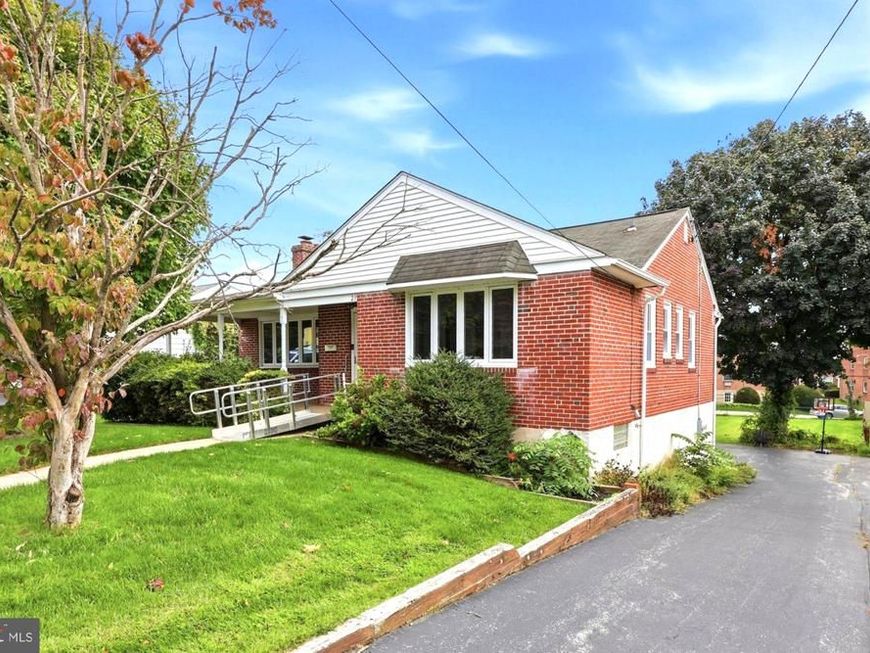21 Davis Avenue, Broomall, PA 19008 Main Photo