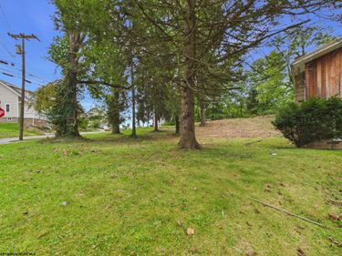 631 Center Street, Morgantown, WV 26505