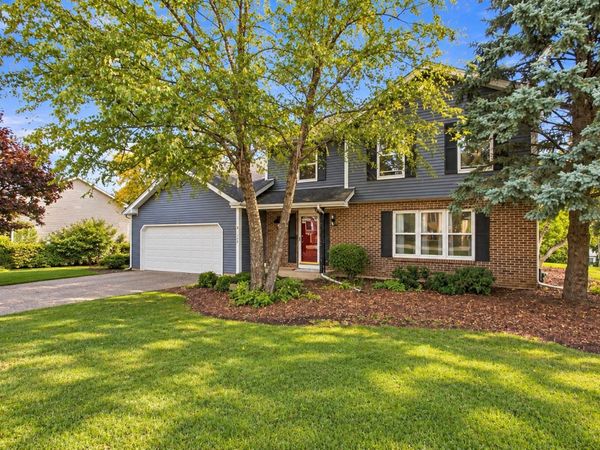 1320 Spring Hill Drive , Algonquin, IL 60102