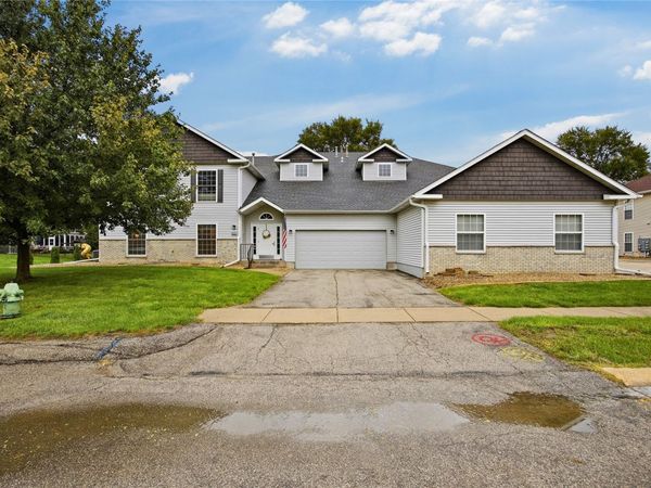 4535 Westchester Drive NE, Unit B, Cedar Rapids, IA 52402