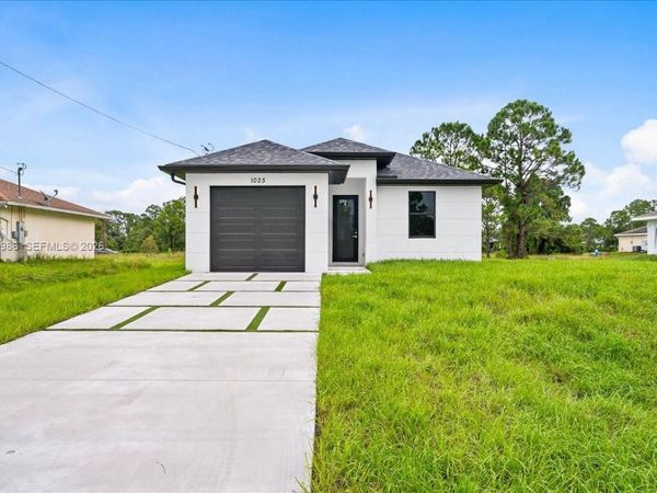 1025 Marshall Ave S , Lehigh Acres, FL 33976