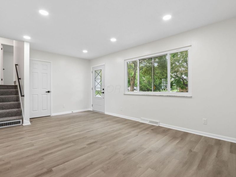 6446 Ambleside Drive, Columbus, OH 43229 Photo 5