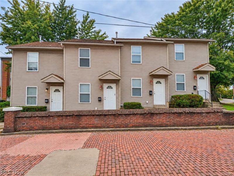 642 E Buchtel Avenue, Akron, OH 44304 Photo 1