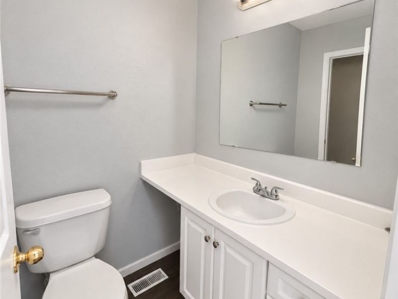 642 E Buchtel Avenue, Akron, OH 44304 Photo 18