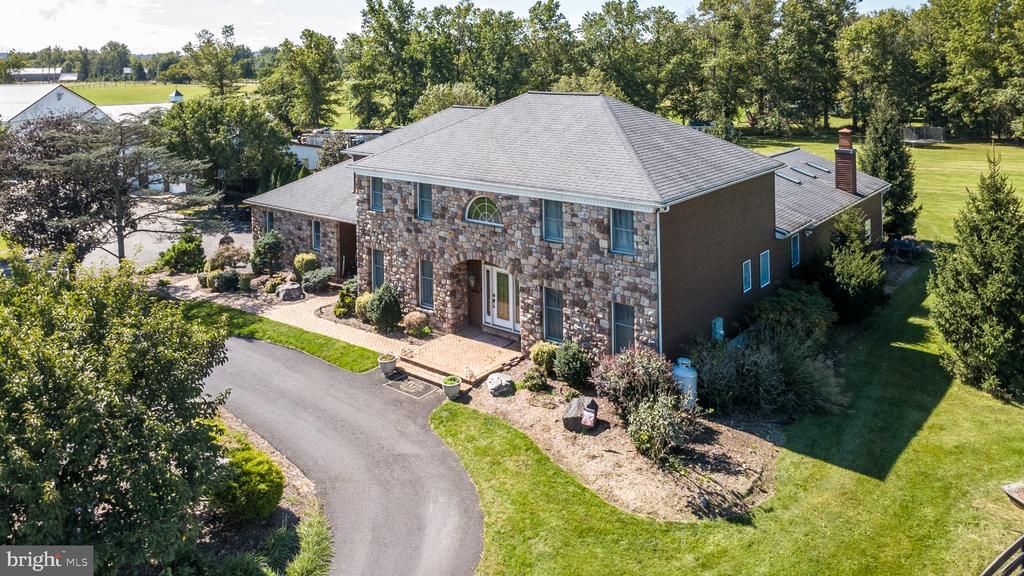 102 MIDDLE CREEK ROAD, GILBERTSVILLE, PA 19525