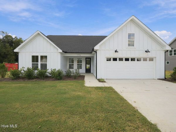 1778 Dixon Grove Lane , Grimesland, NC 27837