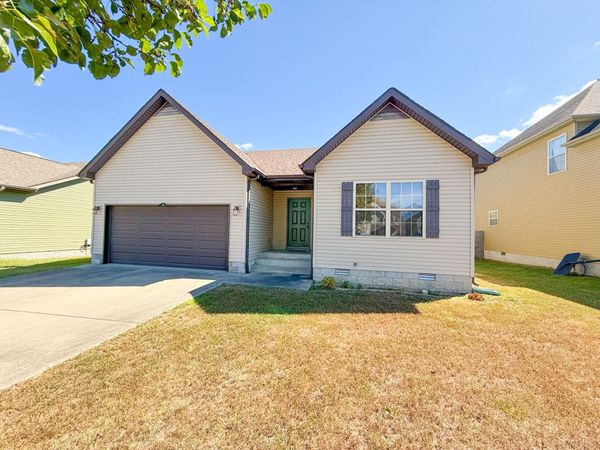 3737 Fox Hole Dr , Clarksville, TN 37040