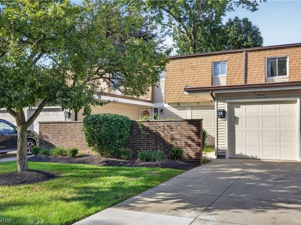 26534 Sussex Drive , Olmsted Falls, OH 44138