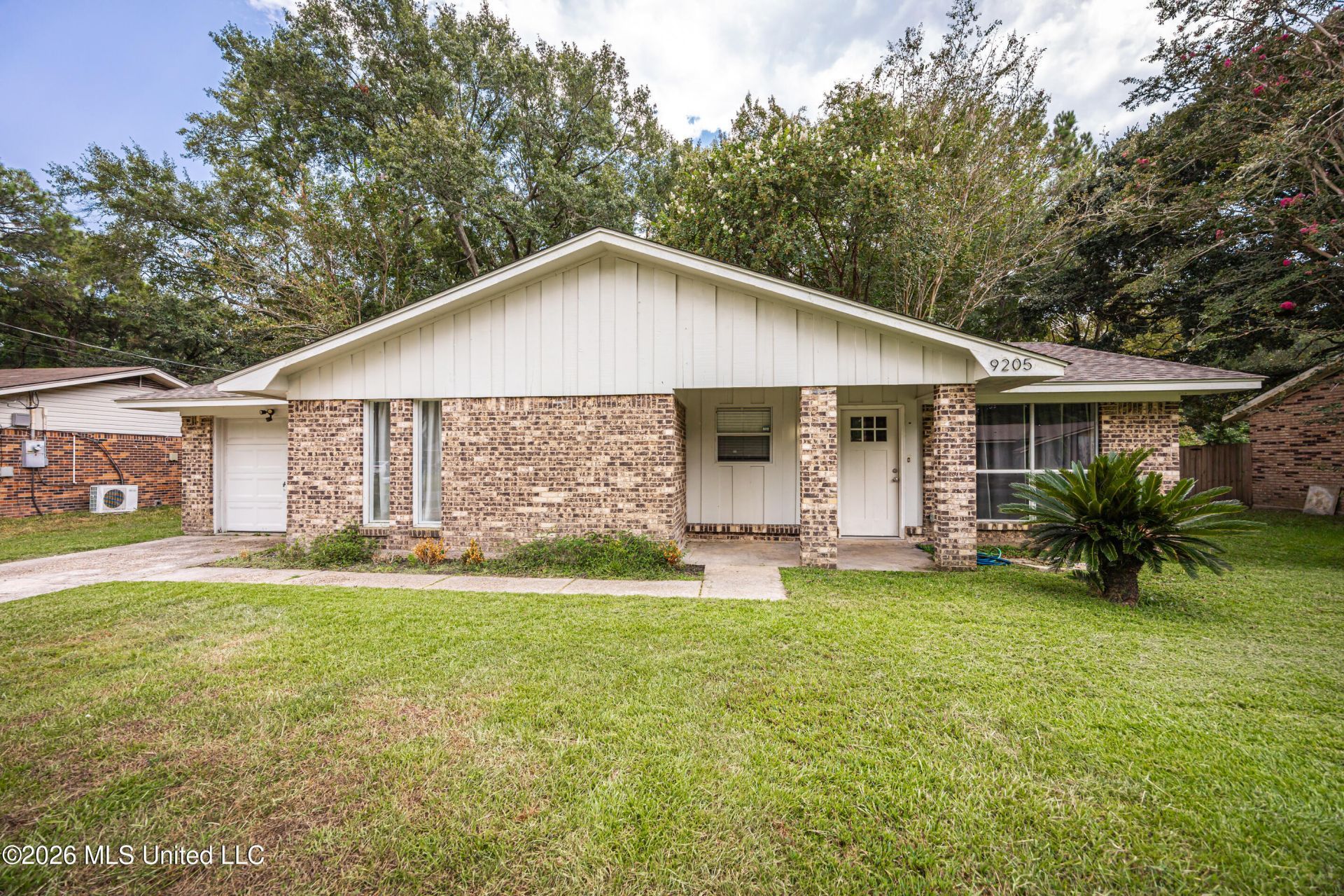 9205 Warbler Avenue, Ocean Springs, MS 39564 Main Photo