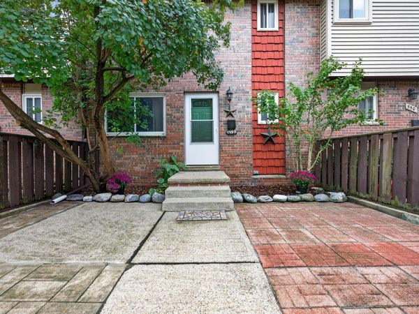 552 Terrace Lane E, Ypsilanti, MI 48198