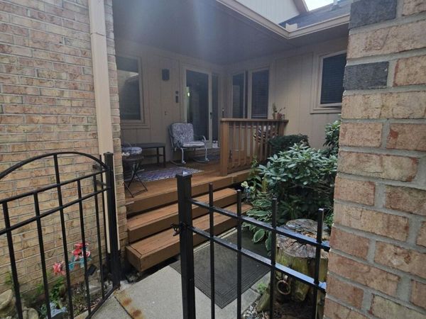35355 Blue Spruce Drive, Farmington Hills, MI 48335