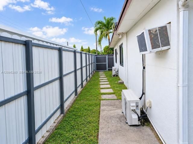 7550 SW 35th St, Miami, FL 33155 Photo