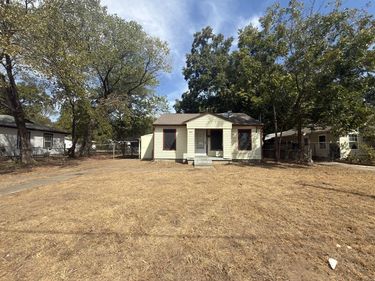 8367 Transit Street, Dallas, TX 75217