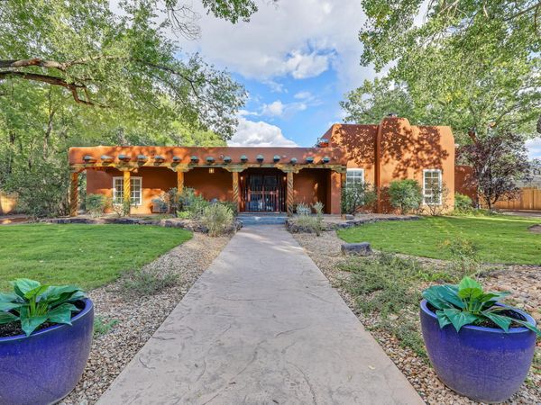 8212 Rio Grande Boulevard NW, Los Ranchos, NM 87114