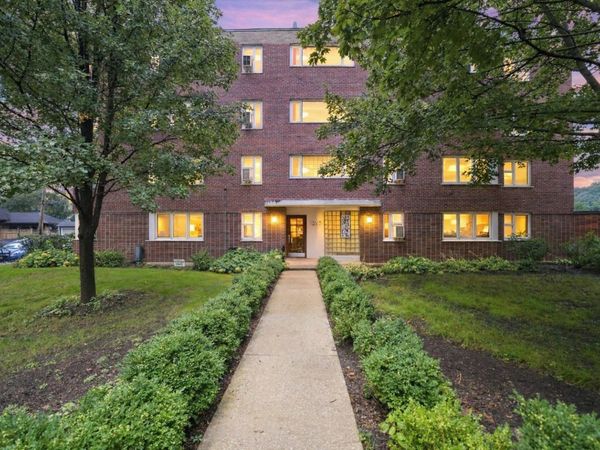 7208 Oak Avenue, Unit 1SW, River Forest, IL 60305