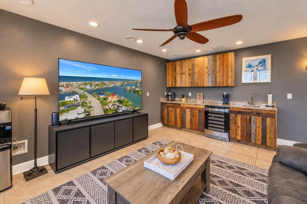 199 21st Avenue, Saint Pete Beach, FL 33706 Photo