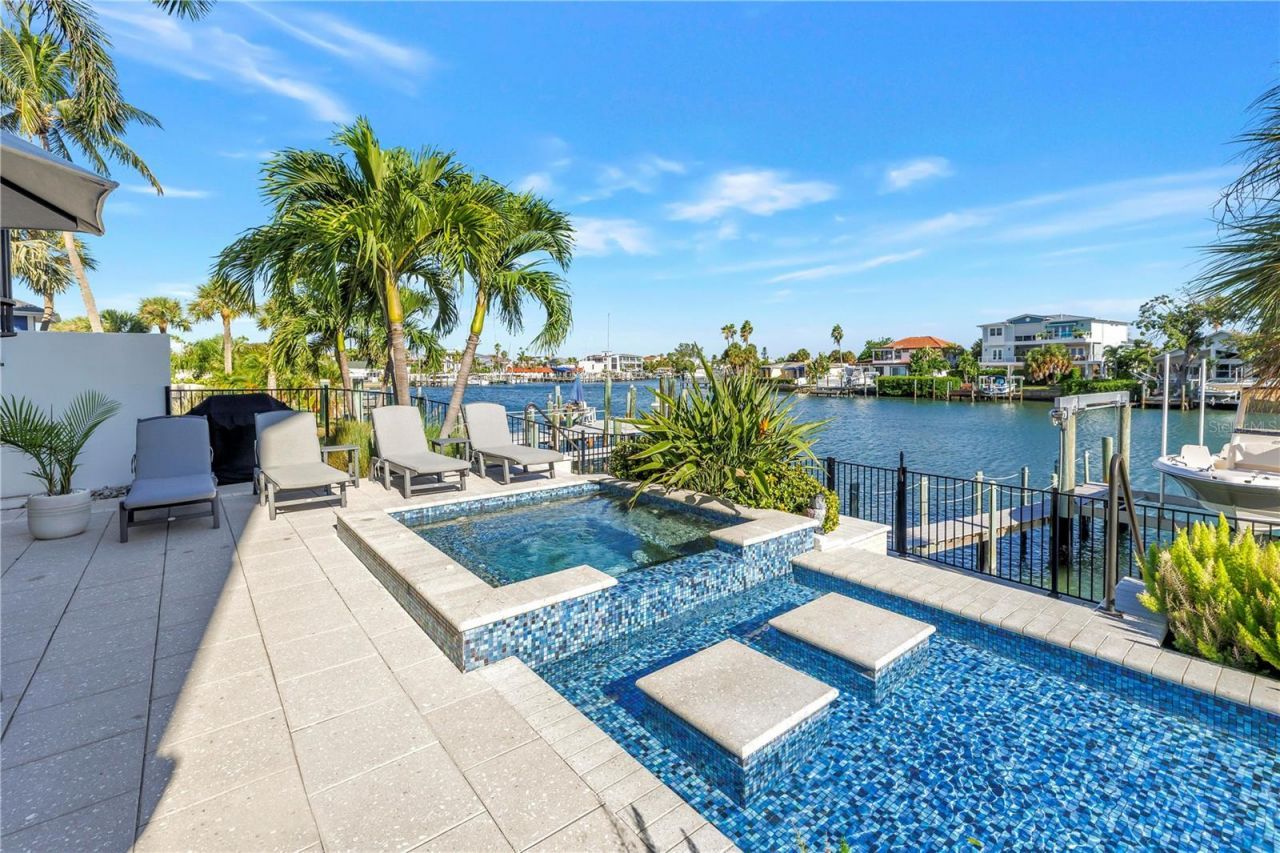 199 21st Avenue, Saint Pete Beach, FL 33706 Photo