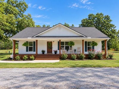 136 Thirteen Way, Cross, SC 29436