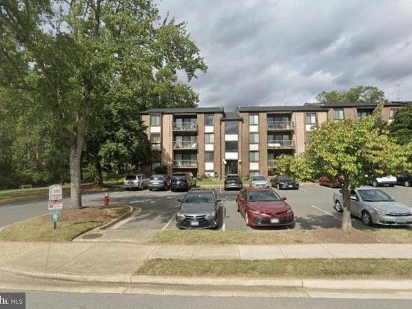9733 KINGS CROWN COURT, Unit 201, FAIRFAX, VA 22031