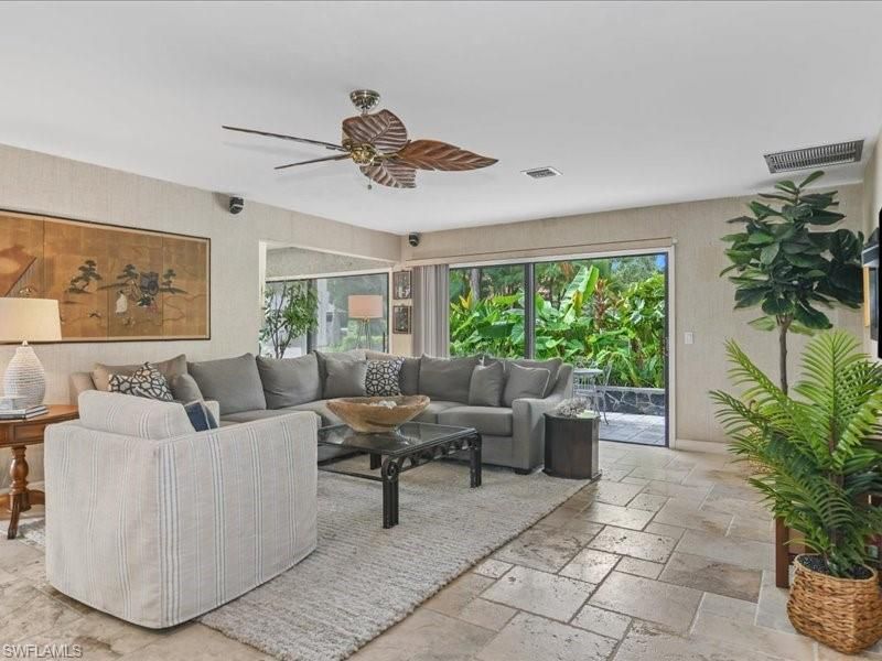 8 Stonehedge Pt, Naples, FL 34105 Photo