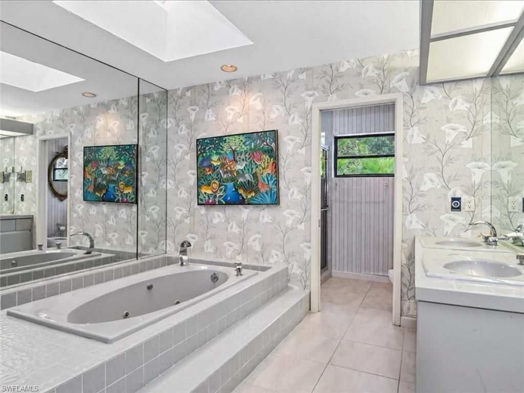 8 Stonehedge Pt, Naples, FL 34105 Photo