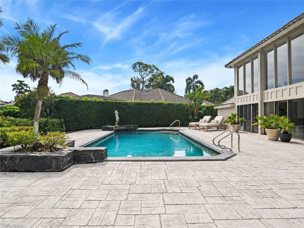8 Stonehedge Pt, Naples, FL 34105 Photo