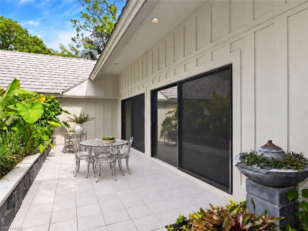8 Stonehedge Pt, Naples, FL 34105 Photo