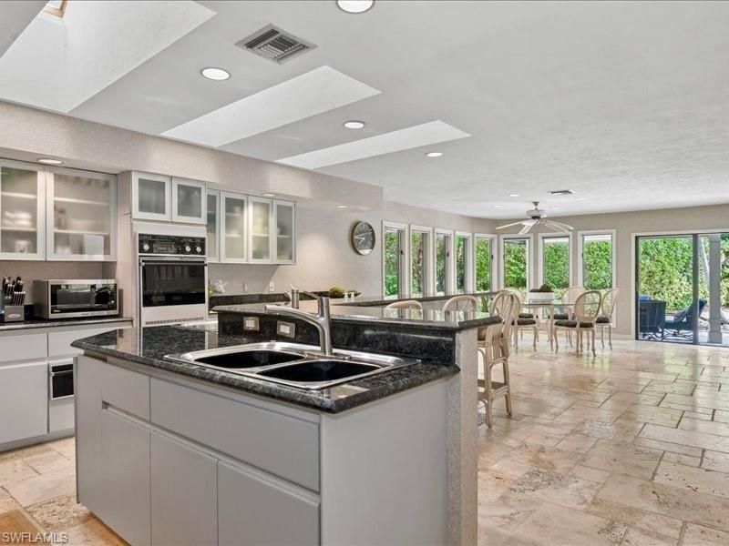 8 Stonehedge Pt, Naples, FL 34105 Photo