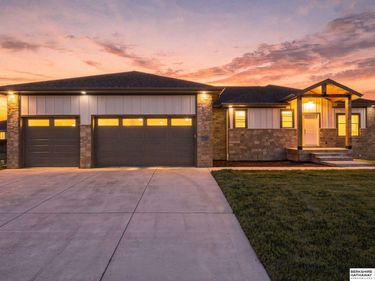 7755 Aero Circle, Lincoln, NE 68516