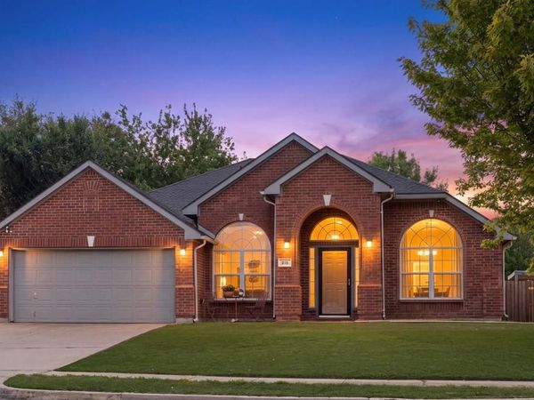 215 Longhorn Trail, Grand Prairie, TX 75052
