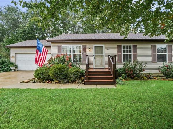 906 Lilly Court , La Porte, IN 46350