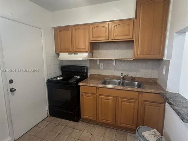 2441 NW 13th St , Unit 81, Miami, FL 33125