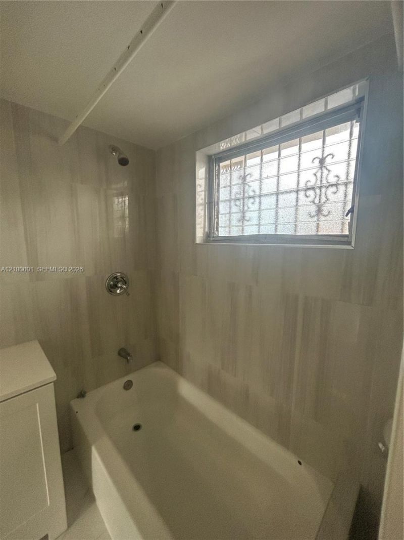 2441 NW 13th St , Unit 81, Miami, FL 33125 Photo