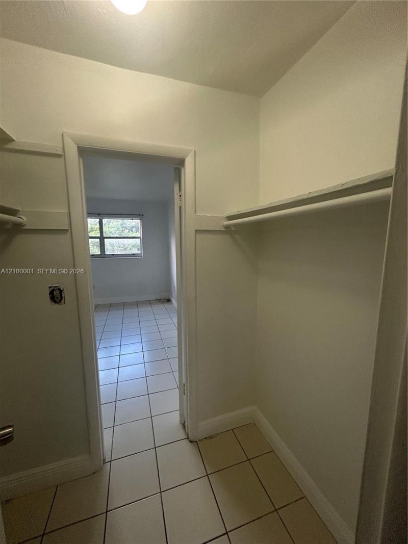 2441 NW 13th St , Unit 81, Miami, FL 33125 Photo