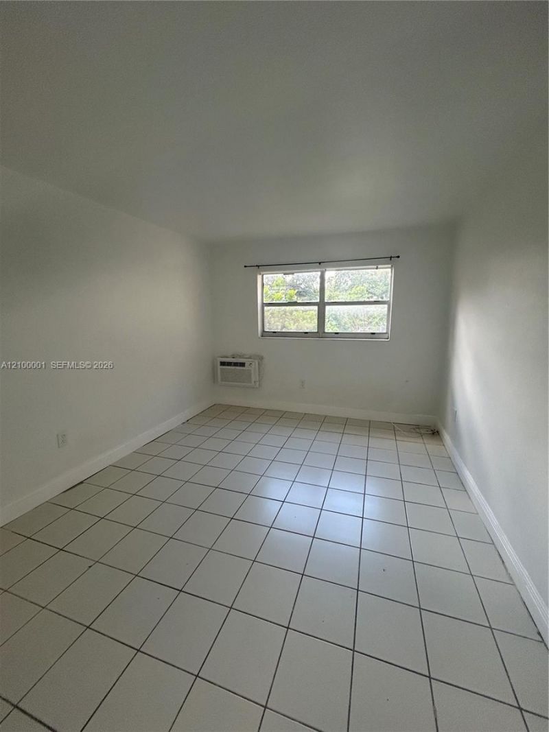 2441 NW 13th St , Unit 81, Miami, FL 33125 Photo